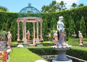 Mẫu thiết kế sân vườn phong cách Châu Âu hiện đại